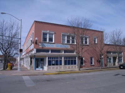 1000 Magnolia 2010
