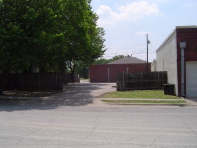 1001 Magnolia parking 2005

