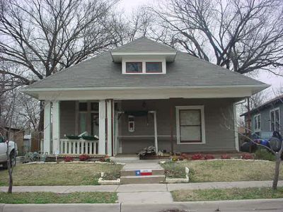 1220 Hawthorne 2003
Restoration by Mike Cox
