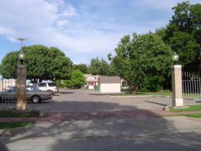 1227 Magnolia parking 2005
