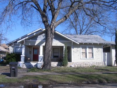 1319 Henderson 2010
