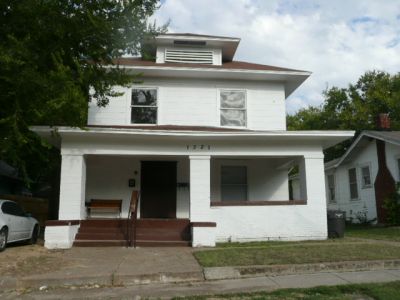 1321 Fairmount 2008 October 
