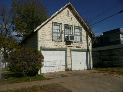 1329 7th garage 2008
