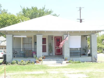 1329 Lake 2011
