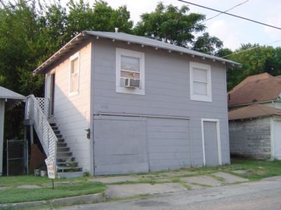 1329 Lake garage apt 2005
