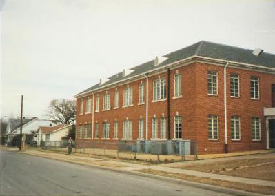 1400 College back 1 1995
