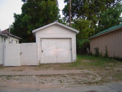 1400 Fairmount garage 2005

