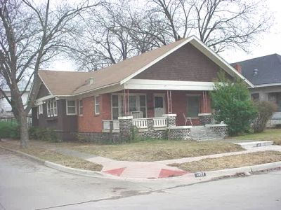 1401 Adams 2004
