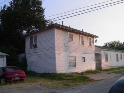 1401 Hurley garage apt 2005
