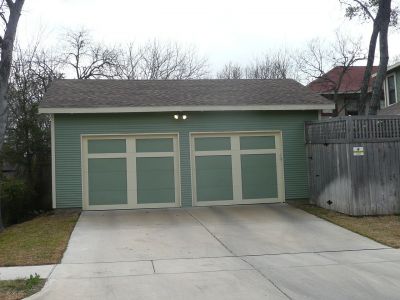 1401 Lipscomb garage 2011
