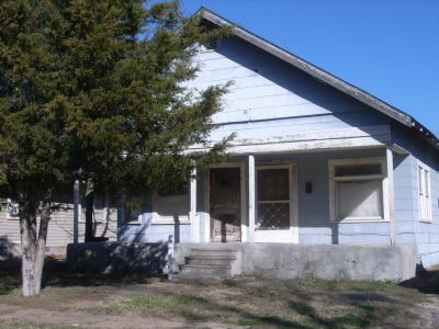 1409 Henderson 2010
