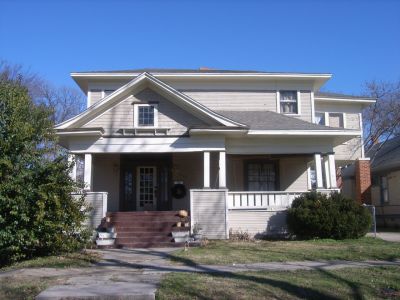 1423 Henderson 2010
