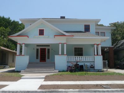 1423 Henderson 2011
