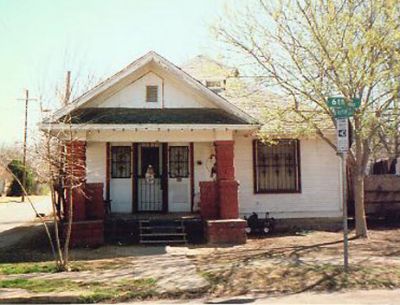 1501 6th 1995
House is a twin to 1500 Lake with one garage entered from each end
