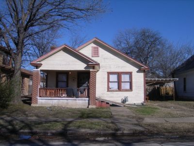 1605 Henderson 2010
