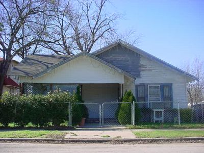 1610 College 2003
