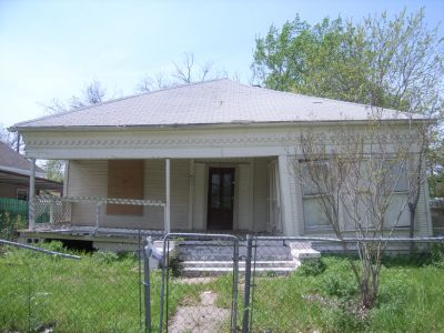 1612 Lipscomb 2010
Failed attempt to restore by Jerry Hawkins
Structure too badly twisted
