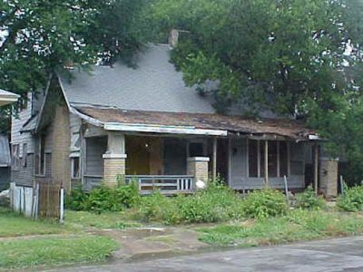 1614 College 1995
