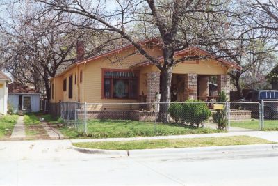 1625 Fairmount 2000
