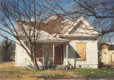 1632 Henderson 1995
Boarded and abandoned for years
