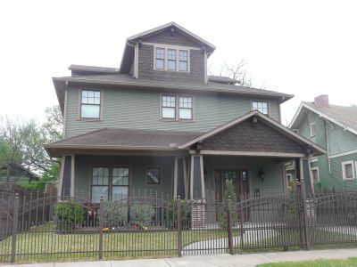 1637 Adams 2011
