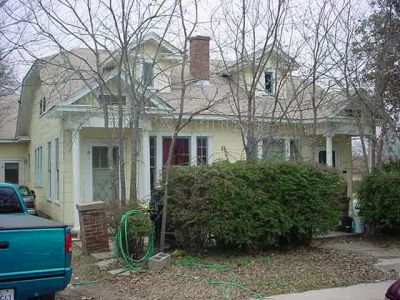 1700 Adams 2002
