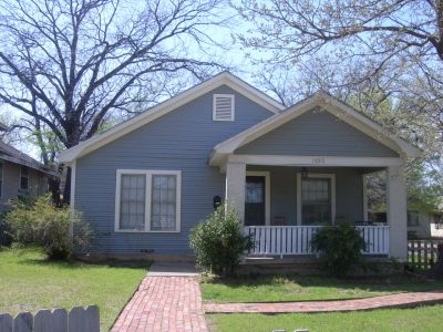 1700 Henderson 2010
