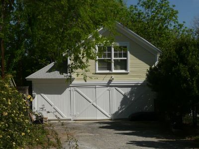 1714 Henderson garage 2009
