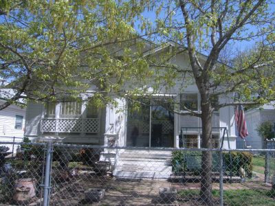 1719 Henderson 2010

