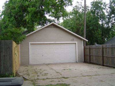 1800 6th garage 2005
