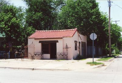 1800 College 2000
