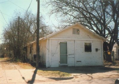 1801 Fairmount garageapt 1995
