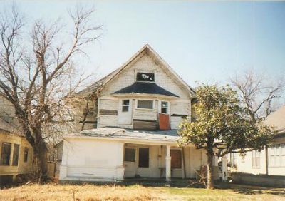 1808 Fairmount 1995
Extensive damage from 2 fires and
resulting holes in the roof
