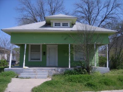 1813 Henderson 2010
