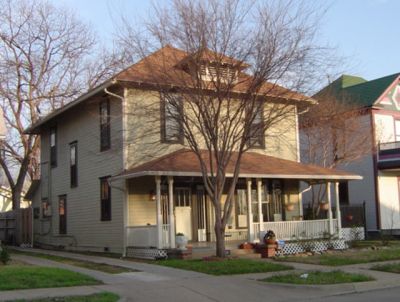 1821 College 2005 March
