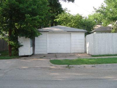 1824 Adams garage 2005
