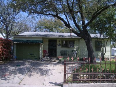 1825 Henderson 2010
