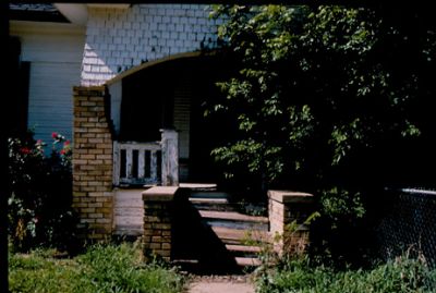 1829 6th 1991
Abandoned and overgrown
