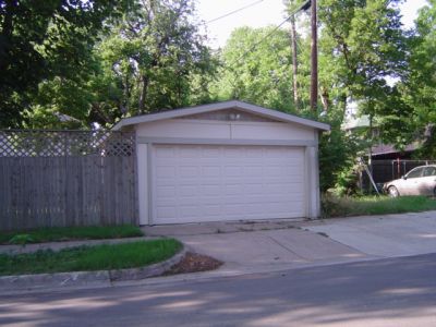 1831 Fairmount garage 2005
