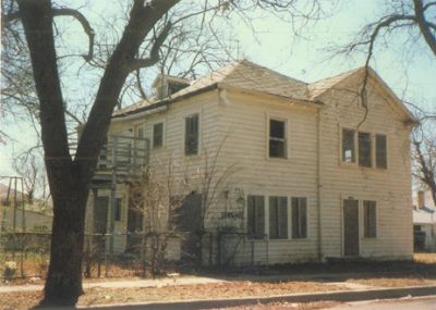 1900 5th garage apt 1995
