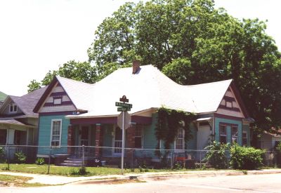 1900 College 2000 
