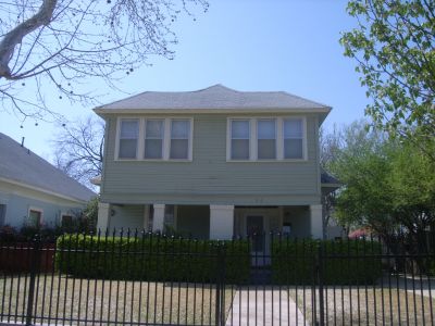 1916 Henderson 2010
