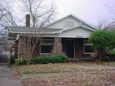 1924 6th 2002
Shingle-less and beginning deterioration
