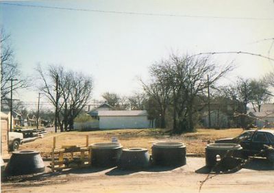 2001 6th 1995
Former home to Iglesia Cristiana Agape church a brick building which collapsed during a storm in the early 1990s
