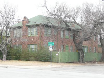 2100 Hemphill 2009
North building
