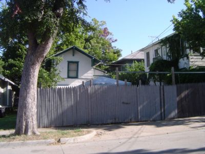 2110 Washington garage 2005
