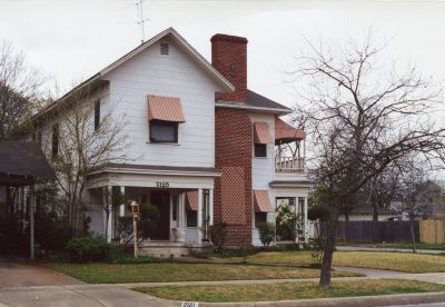 2125 Fairmount 2000
