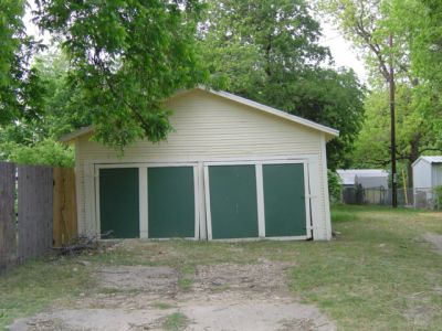 2125 Hurley garage 2005
