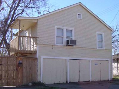 2200 6th garage apt 2003

