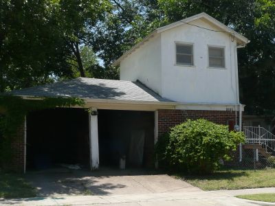 2201 5th garage 2011
